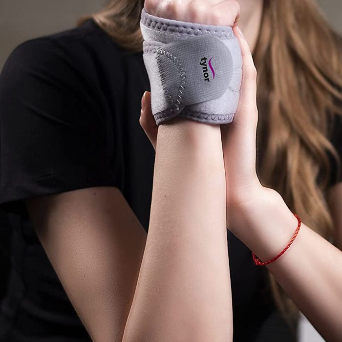 Tynor Wrist Brace with Thumb (Neoprene), Universal